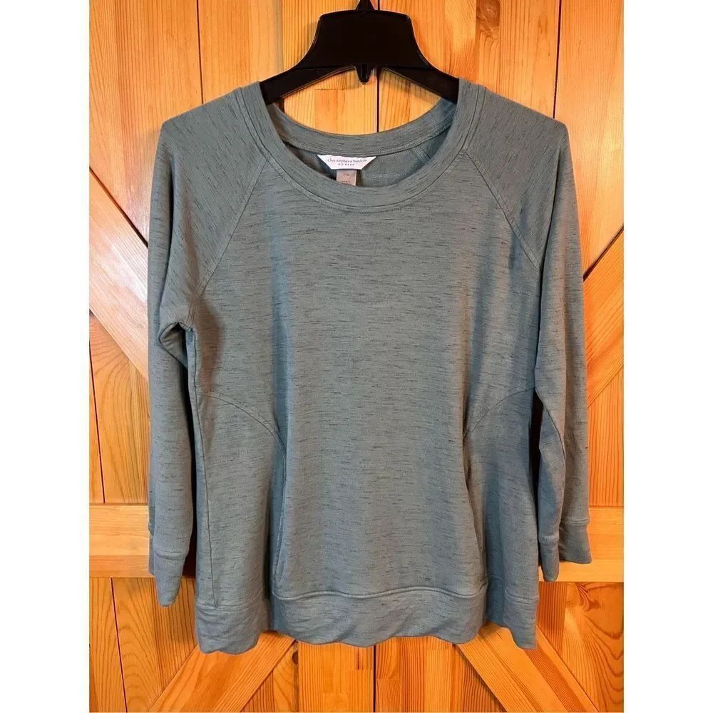 Christopher and Banks Top petite long sleeve green petite medium (2012)